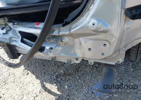 2017 Toyota Rav4 Xle z USA, uszkodzony, nr VIN 2T3RFREV5HW656166